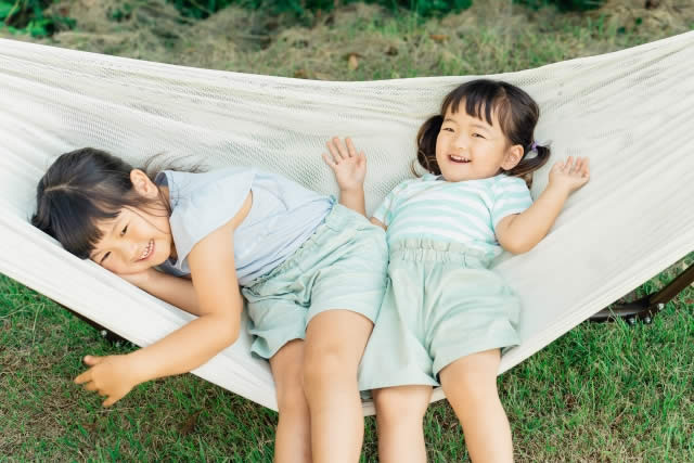 小さな子どもが遊べる庭